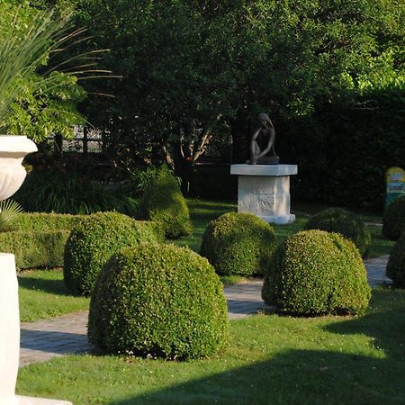 Les Insolites Du Grand Logis Marchais  Luaran gambar