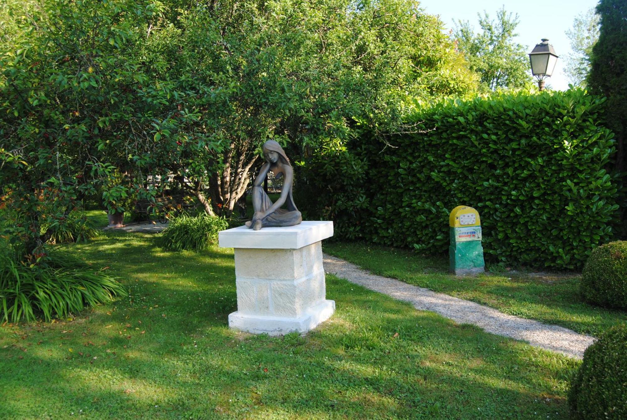 Les Insolites Du Grand Logis Marchais  Bilik gambar