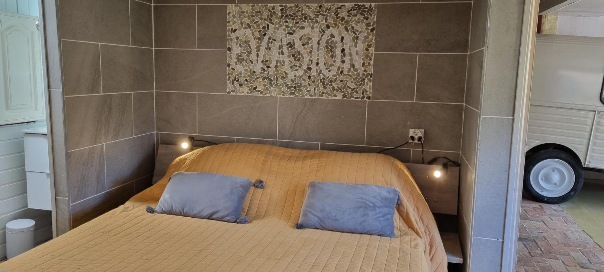 Les Insolites Du Grand Logis Marchais  Bilik gambar